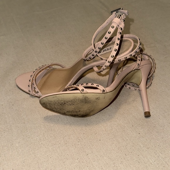 Steve Madden Nude Heels with Silver Studs ✨New✨ - Picture 3 of 3